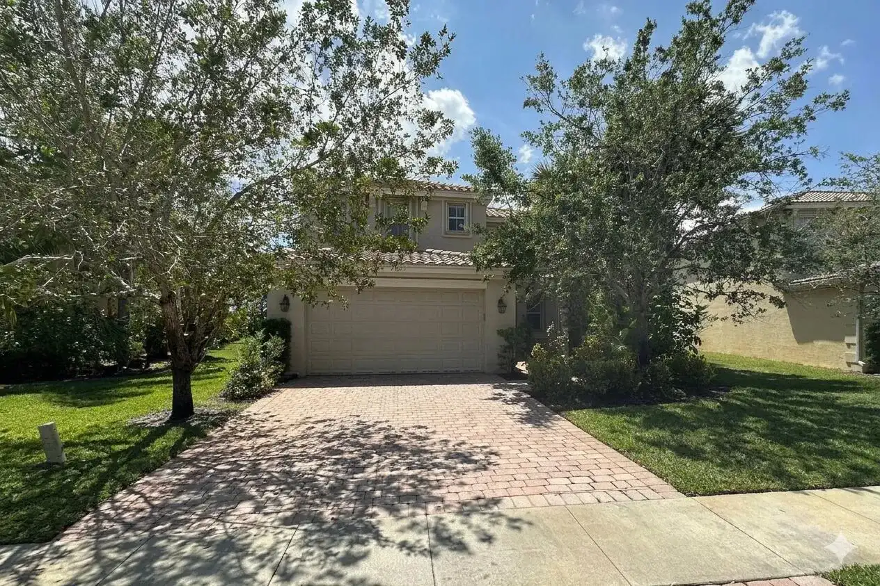 2709 Pienza Circle, Royal Palm Beach FL 33411