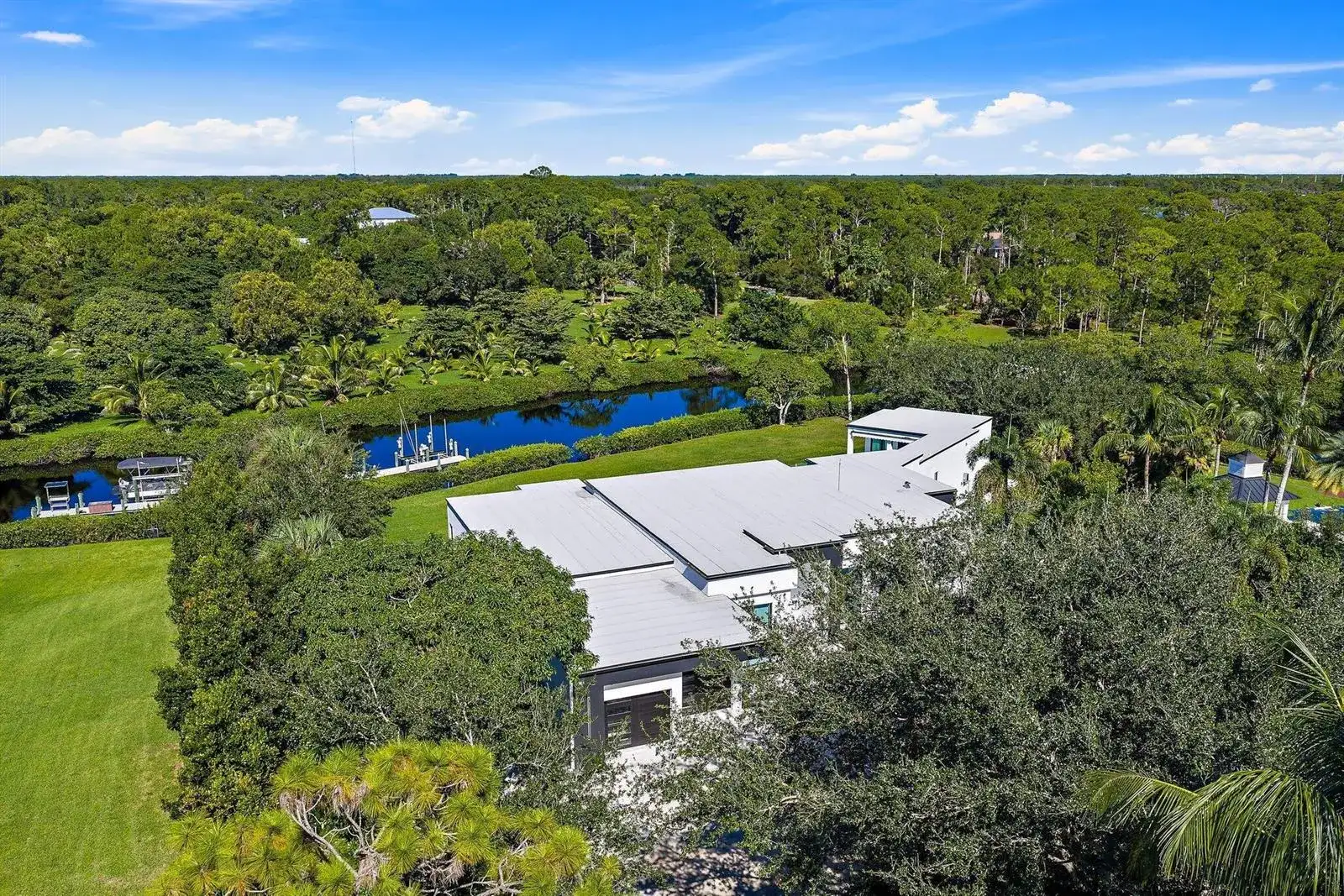 8309 SE RIVERS EDGE Street, Jupiter FL 33458 photo 2