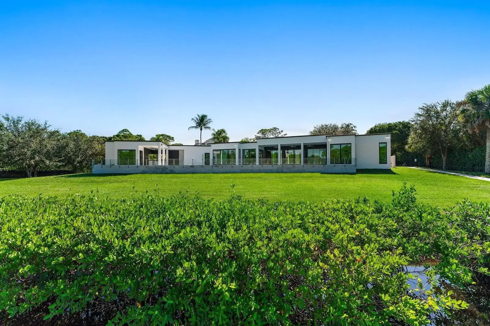 8309 SE RIVERS EDGE Street, Jupiter FL 33458 photo 3