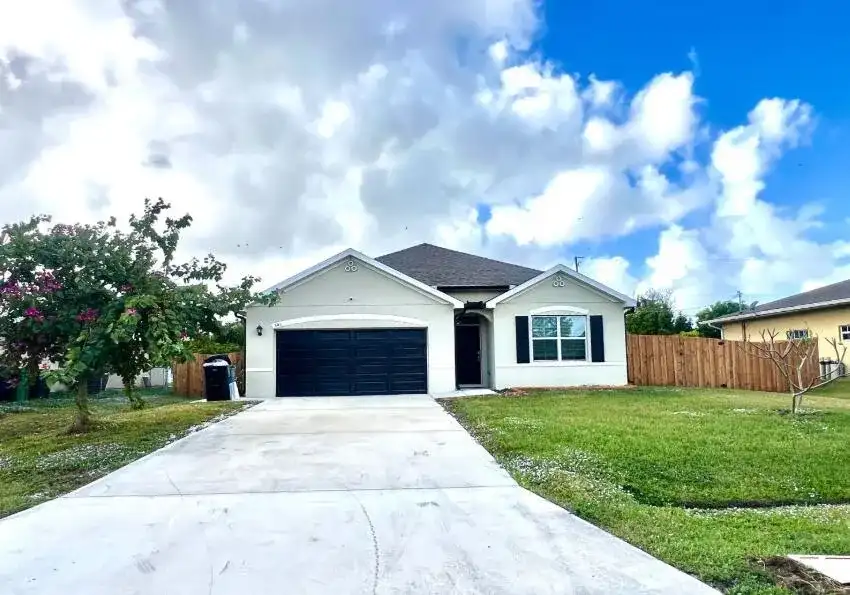 341 SW Ridgecrest Drive, Port St. Lucie FL 34953
