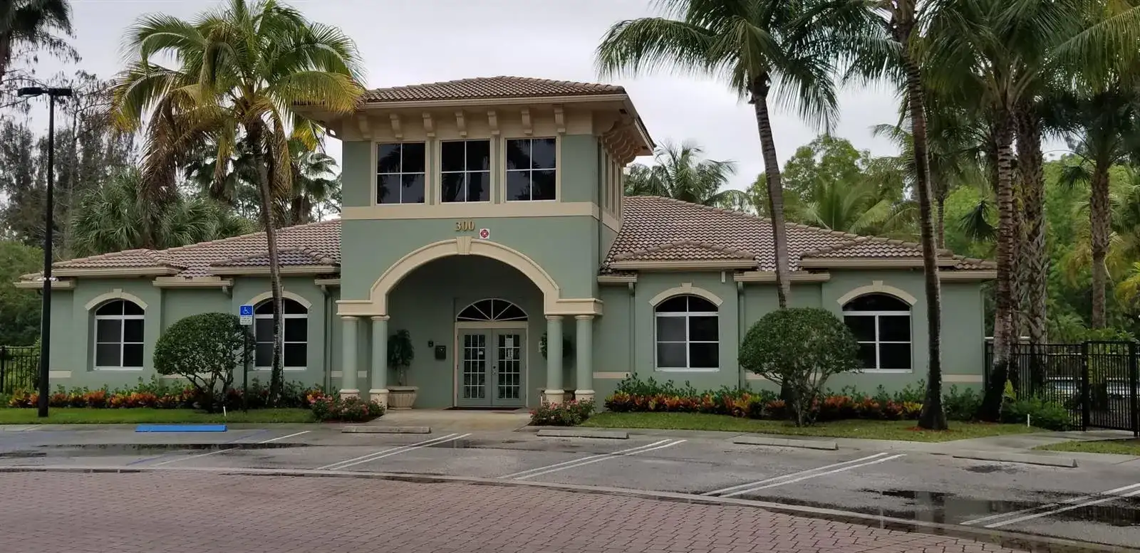 350 CRESTWOOD Circle # 201, Royal Palm Beach FL 33411 photo 2