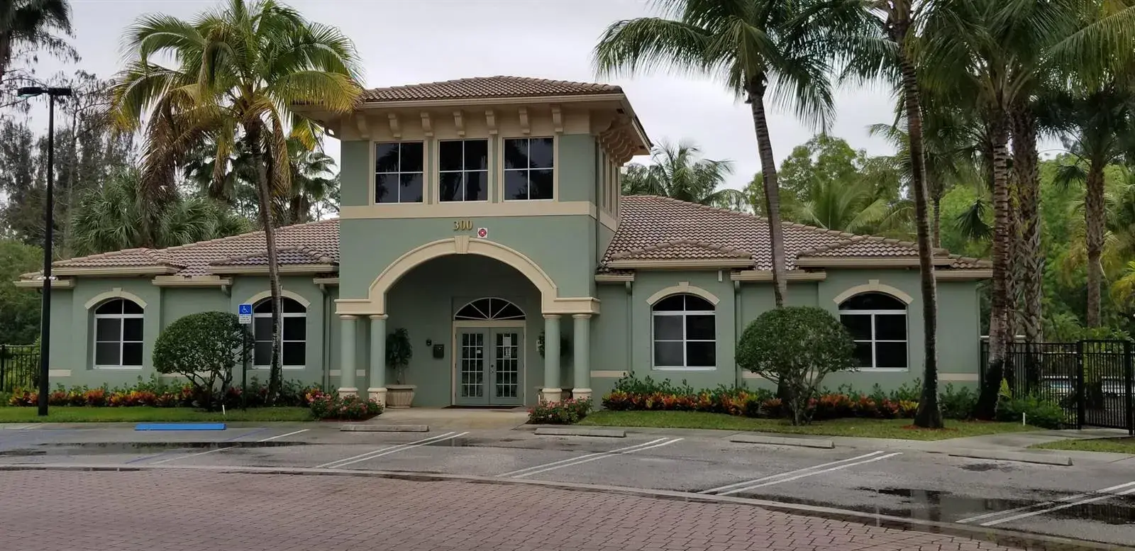 350 CRESTWOOD Circle # 201, Royal Palm Beach FL 33411