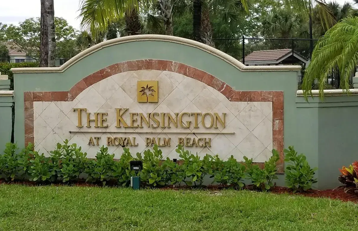 350 CRESTWOOD Circle # 201, Royal Palm Beach FL 33411