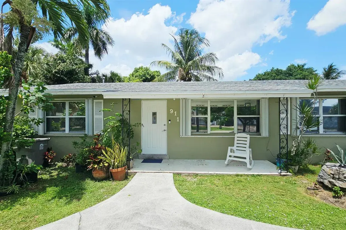 911 Burch Drive, West Palm Beach FL 33415