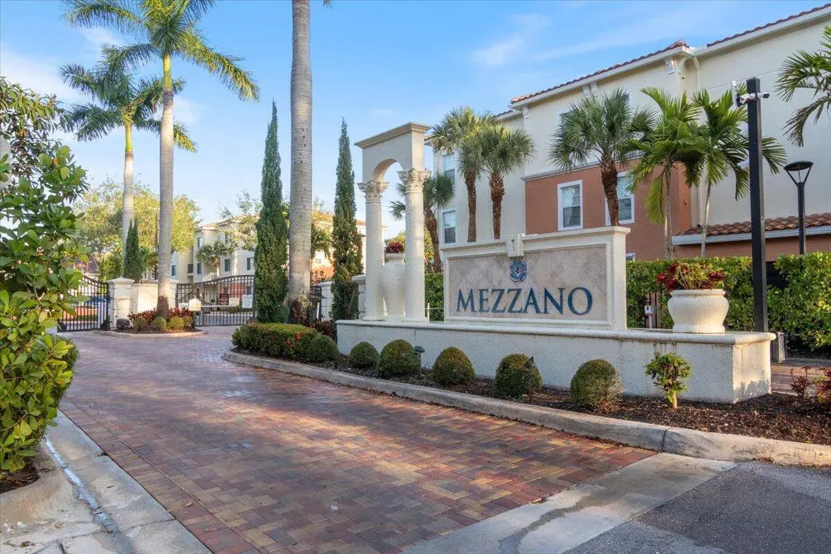 9873 Baywinds Drive # 5109, West Palm Beach FL 33411