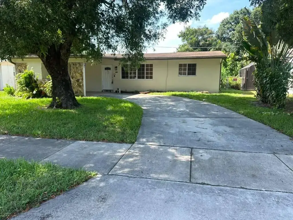 7231 Freedom Street, Hollywood FL 33024