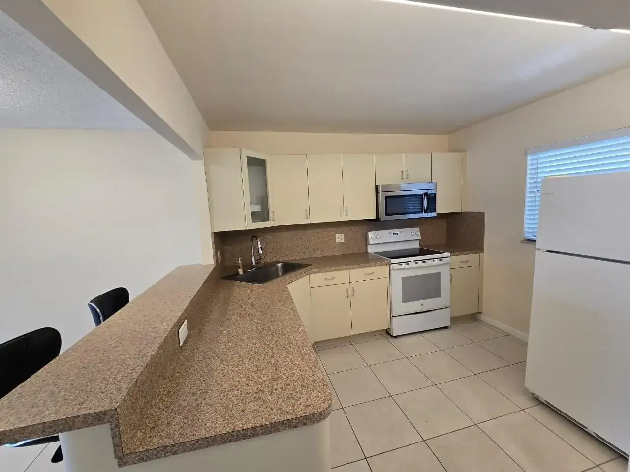 8321 SANDS POINT Boulevard # D306, Tamarac FL 33321 photo 2