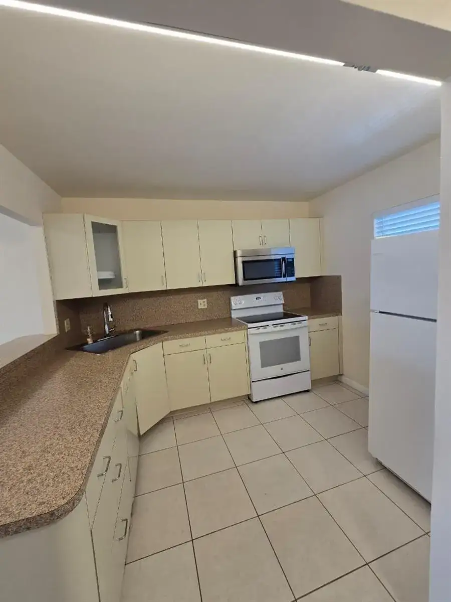 8321 SANDS POINT Boulevard # D306, Tamarac FL 33321 photo 4