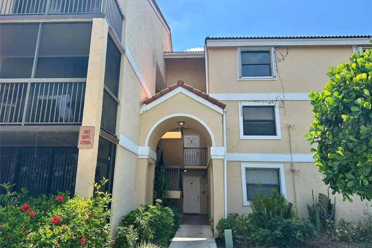 5701 RIVERSIDE Drive, Coral Springs FL 33067
