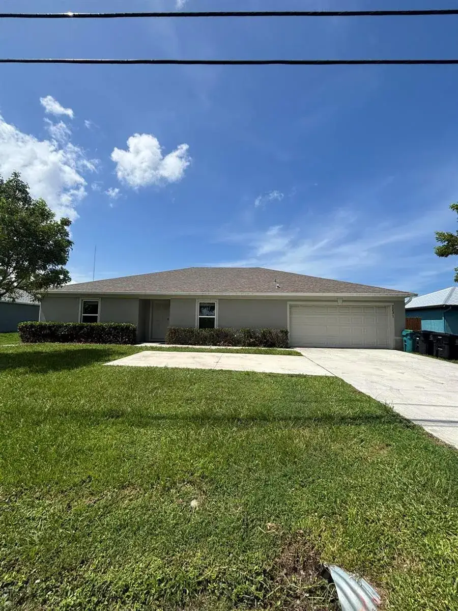 2231 SE MARIPOSA Avenue, Port St. Lucie FL 34952