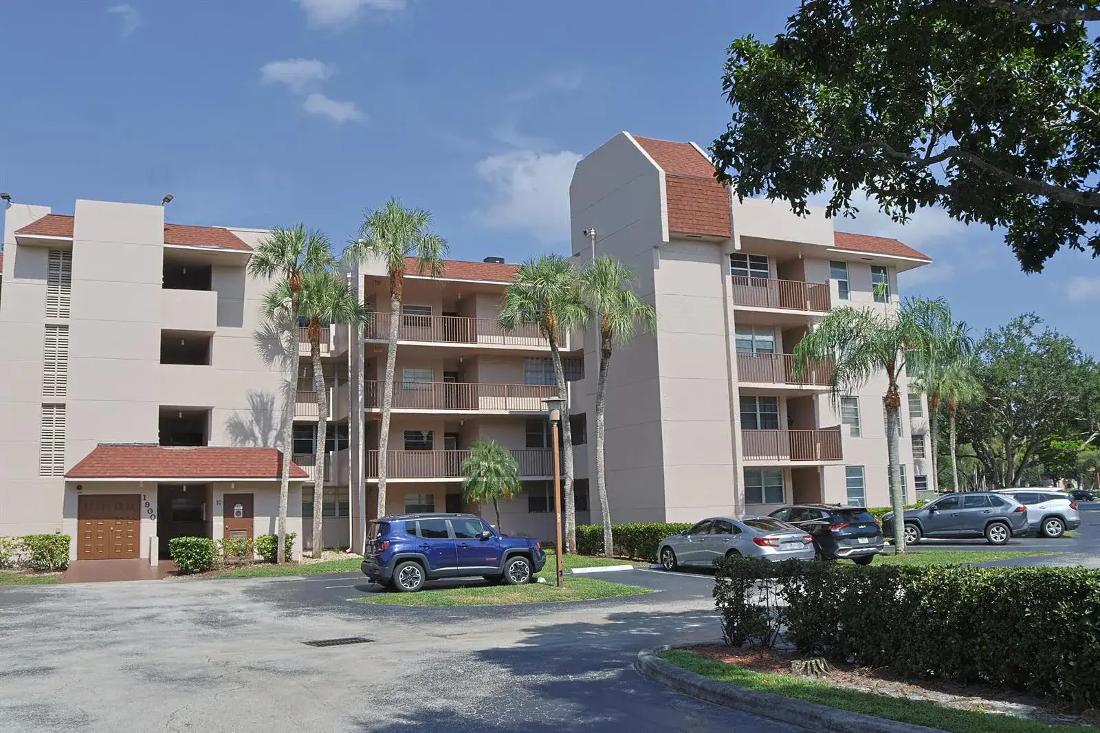 1900 Sabal Palm Drive # 106, Davie FL 33324