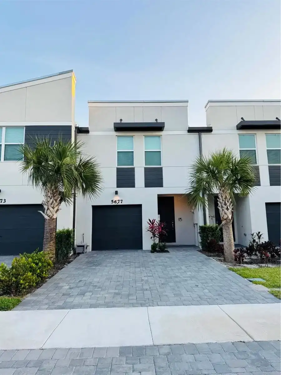 5677 MENTMORE Drive # 5677, Mangonia Park FL 33407