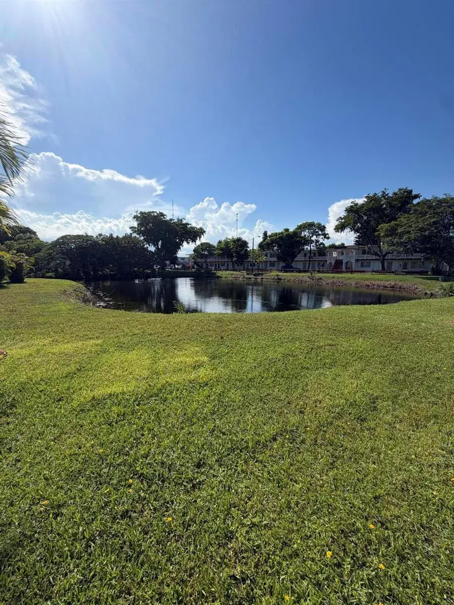 20330 NE 2nd Avenue # 19, Miami Gardens FL 33179 photo 4