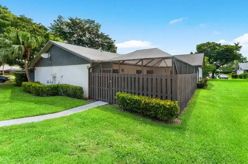 1158 Summit Trail Circle # C, West Palm Beach FL 33415 photo 2