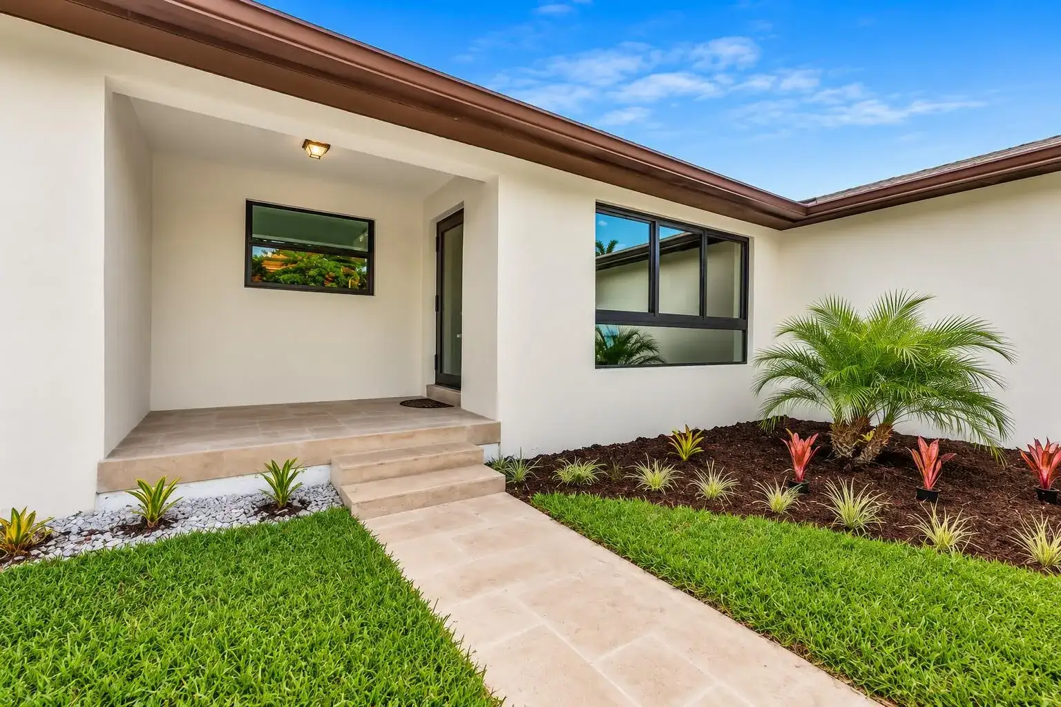 127 Calle Largo Drive, Hollywood FL 33021 photo 2