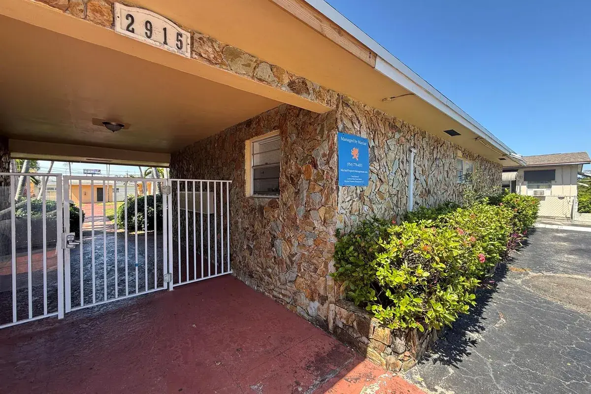 2915 JACKSON Street # 12, Hollywood FL 33020