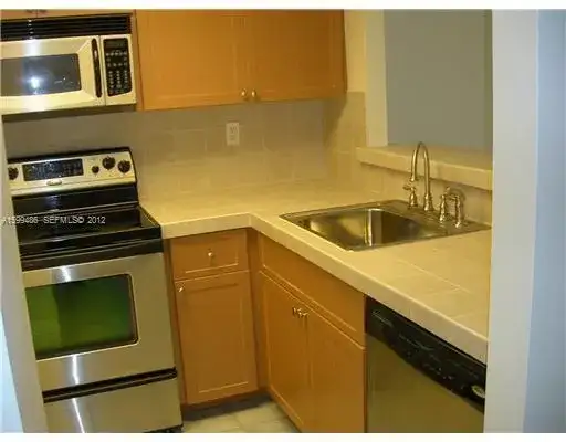 500 BAYVIEW Drive # 122, Sunny Isles Beach FL 33160 photo 4