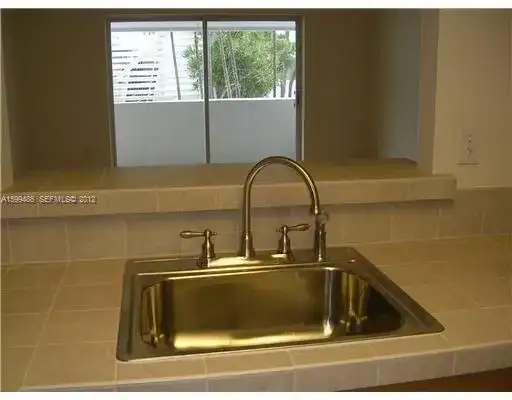 500 BAYVIEW Drive # 122, Sunny Isles Beach FL 33160 photo 5
