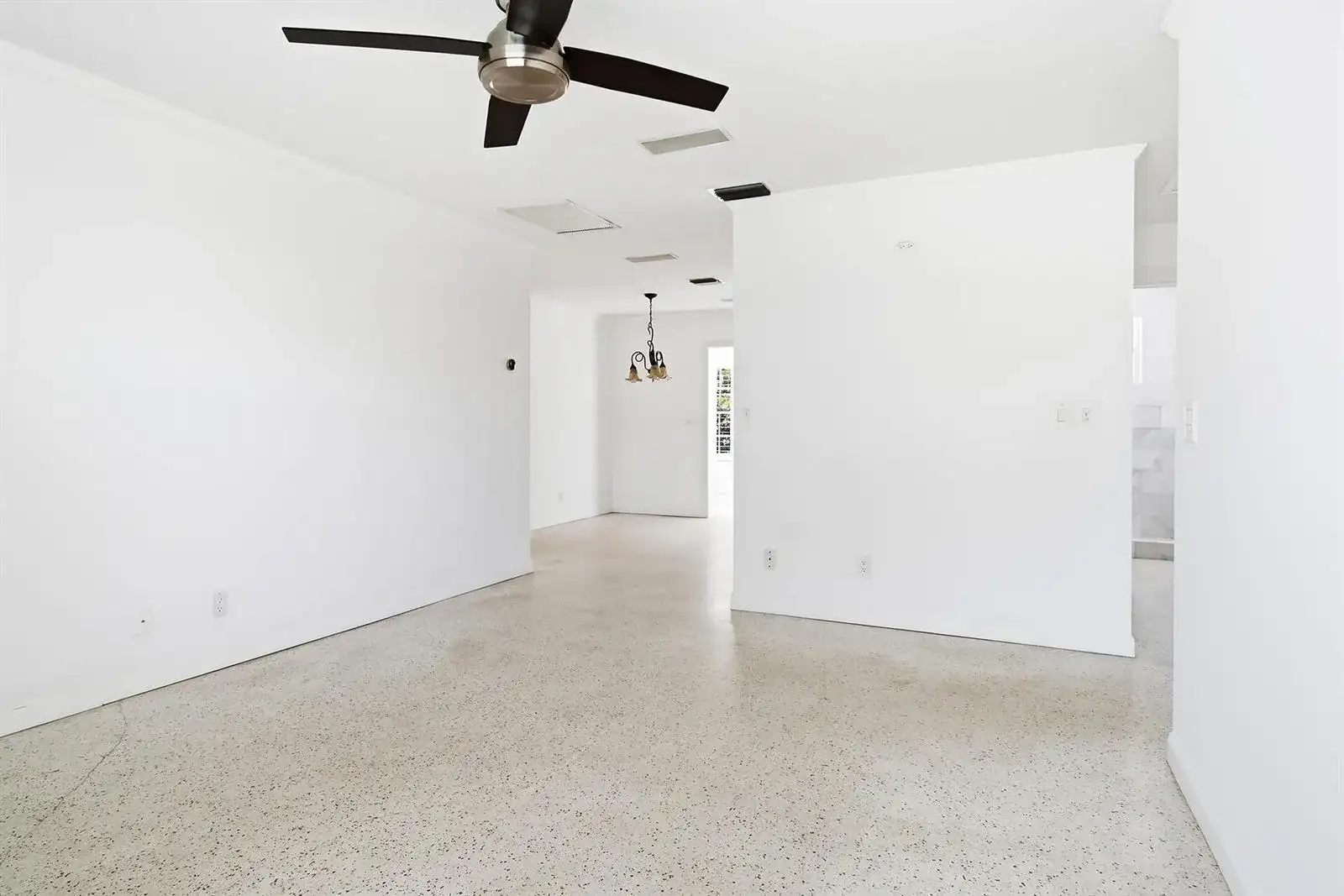205 RUTLAND Boulevard, West Palm Beach FL 33405 photo 5