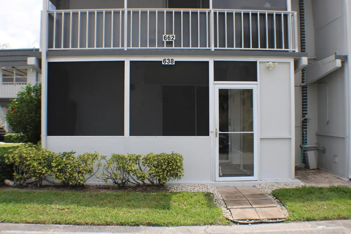 638 Saxony N, Delray Beach FL 33446