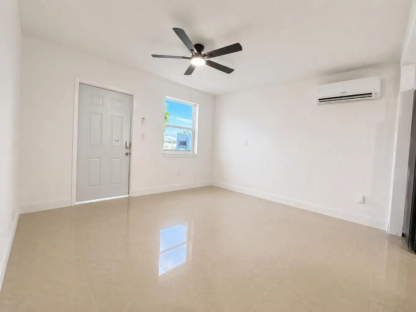 5264 NE 20TH Avenue, Pompano Beach FL 33064 photo 2
