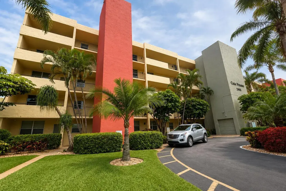 2400 NE 10TH Street # 205, Pompano Beach FL 33062