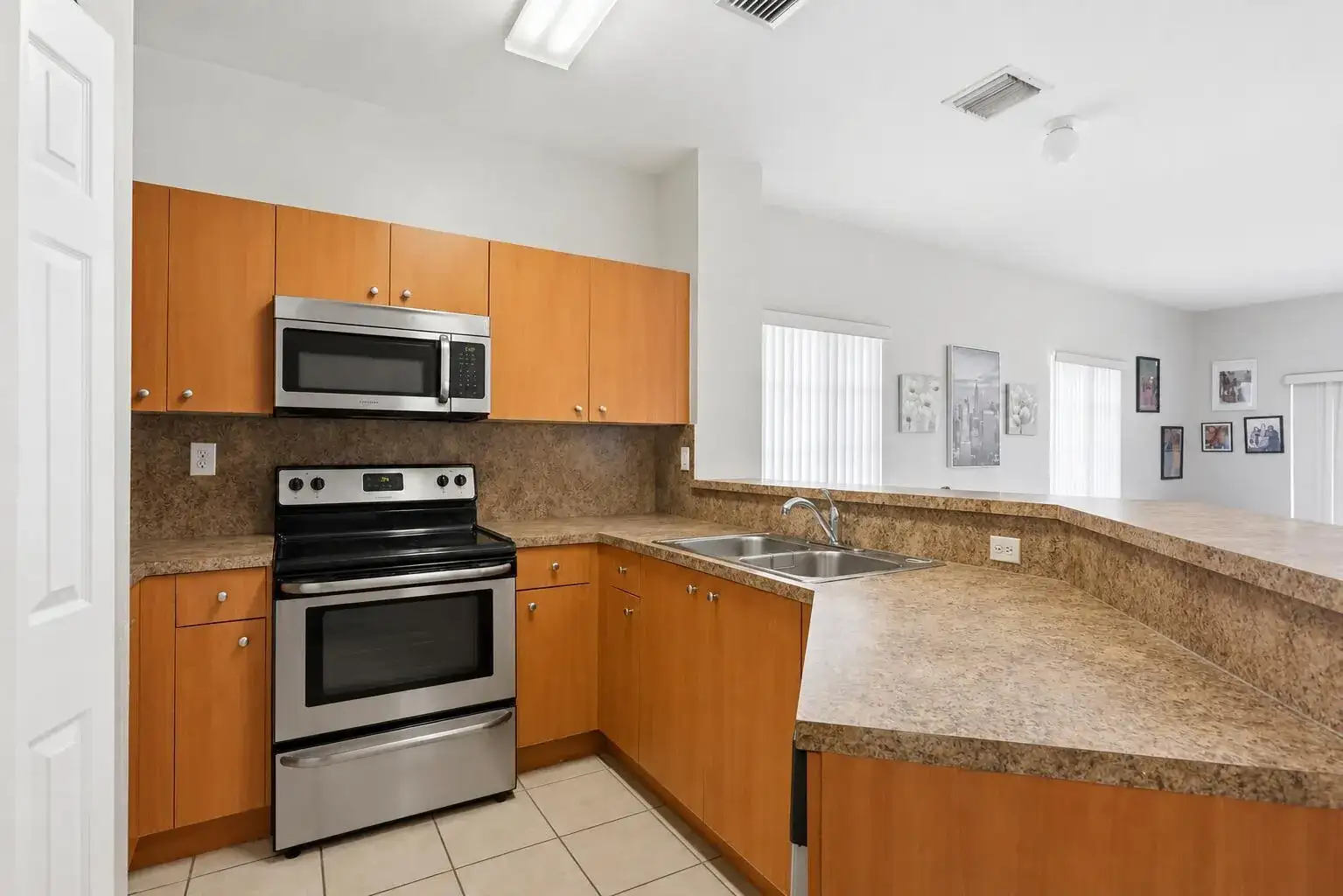 1702 SW 81ST Terrace, North Lauderdale FL 33068 photo 2