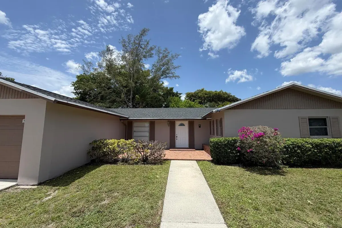 10241 Sleepy Brook Way, Boca Raton FL 33428