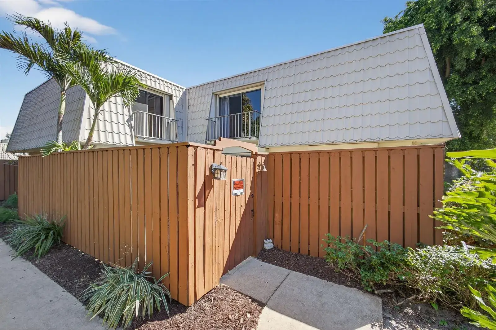 1700 Embassy Drive # 103, West Palm Beach FL 33401