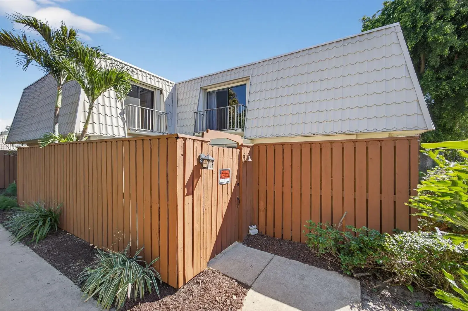 1700 Embassy Drive # 103, West Palm Beach FL 33401