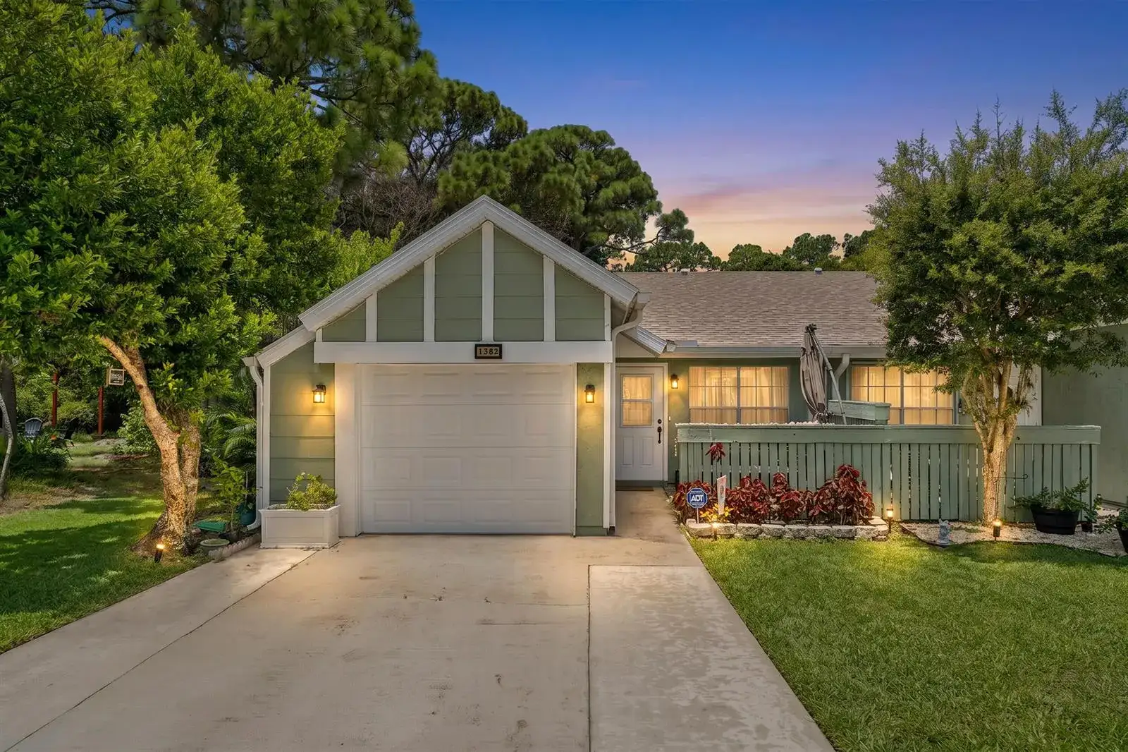 1382 SE Rivergreen Circle, Port St. Lucie FL 34952