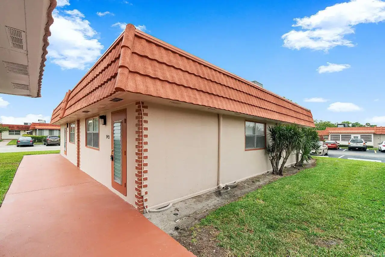 143 SEVILLE E, Delray Beach FL 33446 photo 3