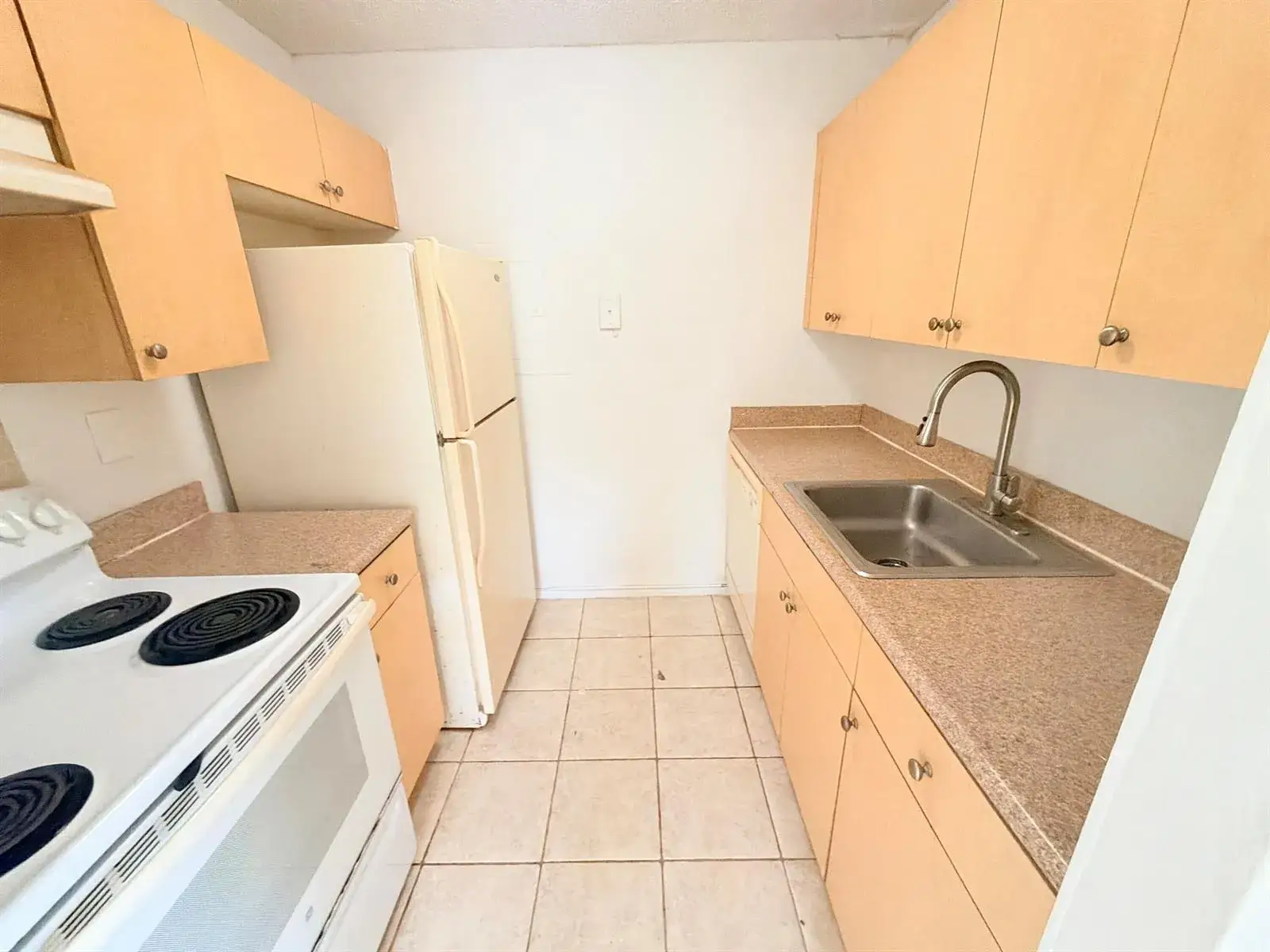 1089 N BENOIST FARMS Road # 102, West Palm Beach FL 33411