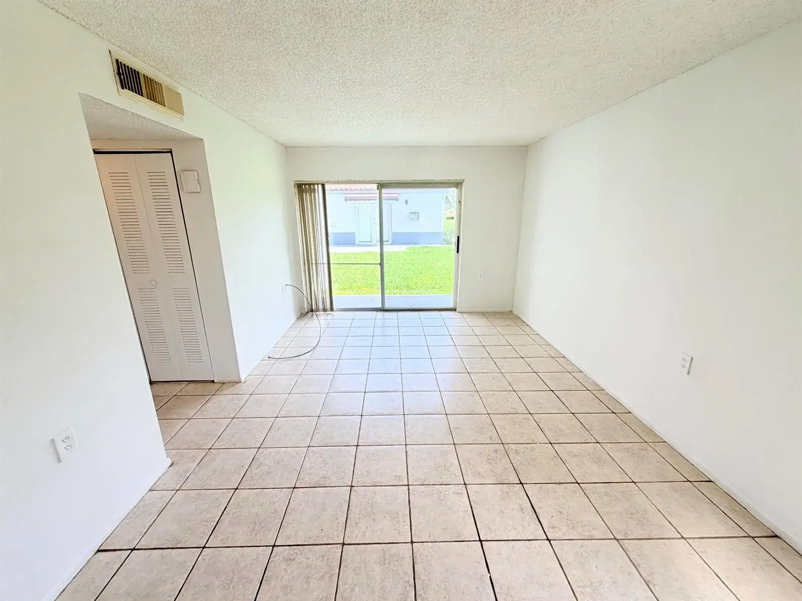 1089 N BENOIST FARMS Road # 102, West Palm Beach FL 33411 photo 2