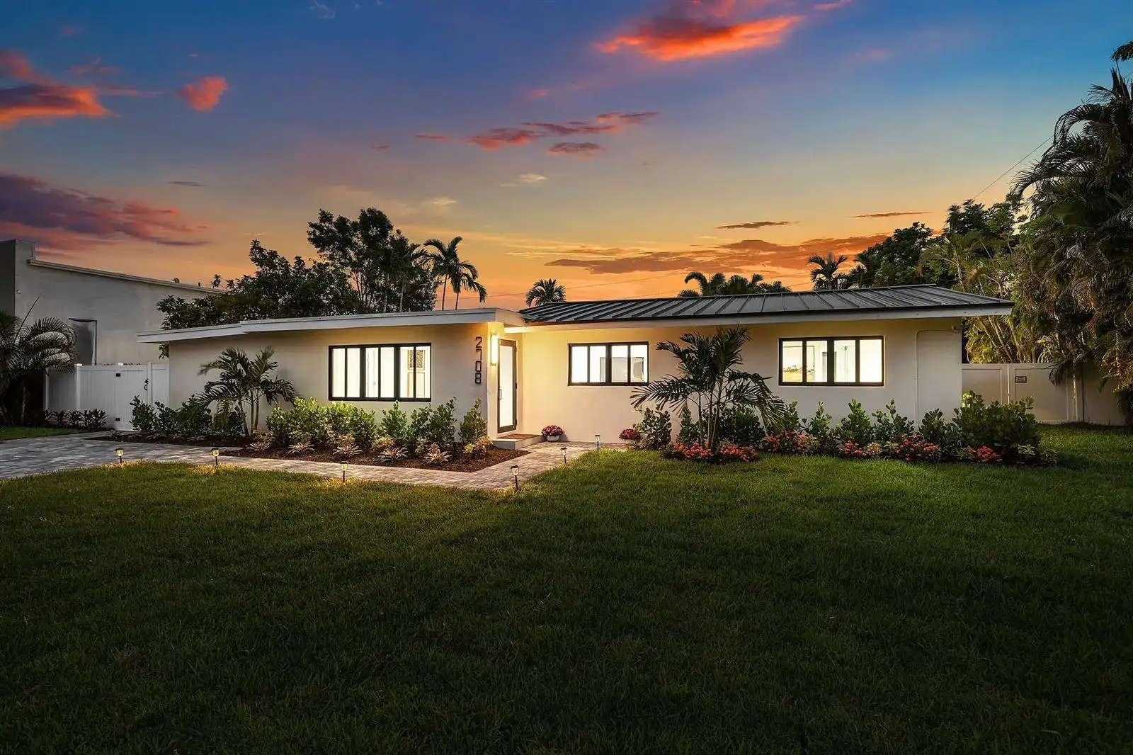 2708 NE 1ST Avenue, Wilton Manors FL 33334 photo 3