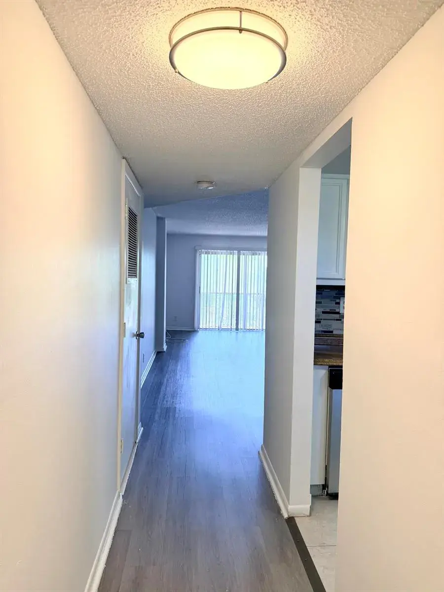 1100 NW 87TH Avenue # 406, Coral Springs FL 33071