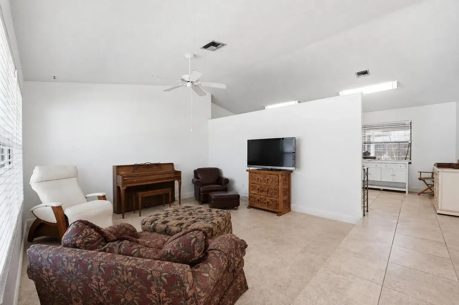 1081 Palama Way, Lantana FL 33462 photo 3