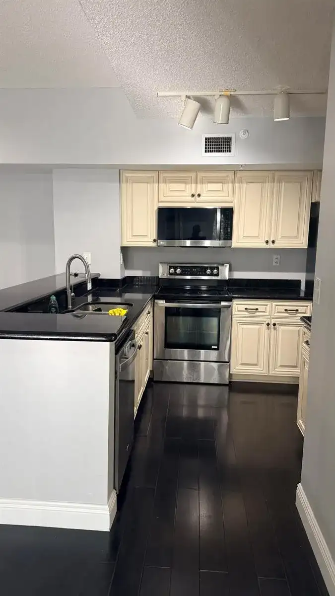 2640 S University Drive # 325, Davie FL 33328