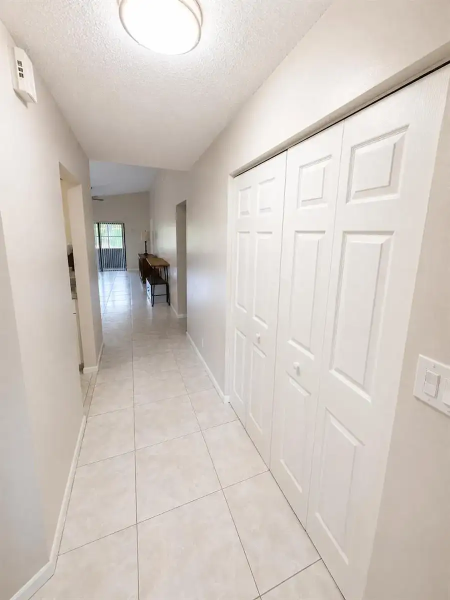 4086 Palm Forest Drive S, Delray Beach FL 33445 photo 2