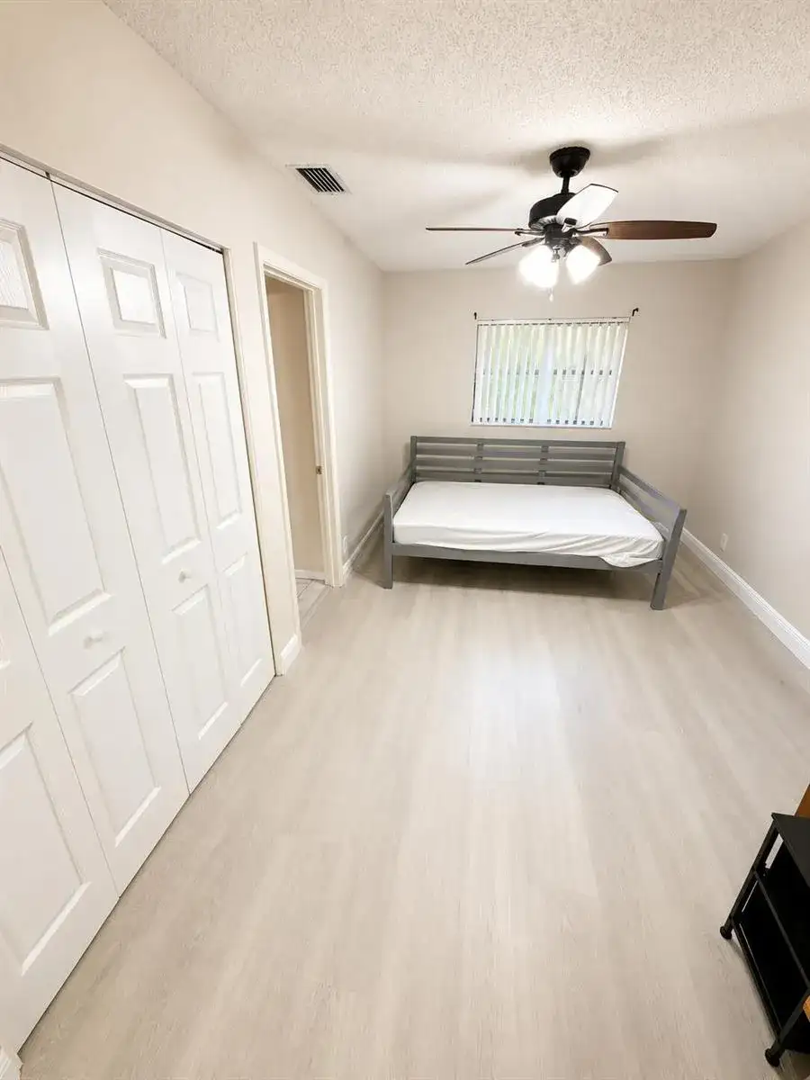 4086 Palm Forest Drive S, Delray Beach FL 33445 photo 5