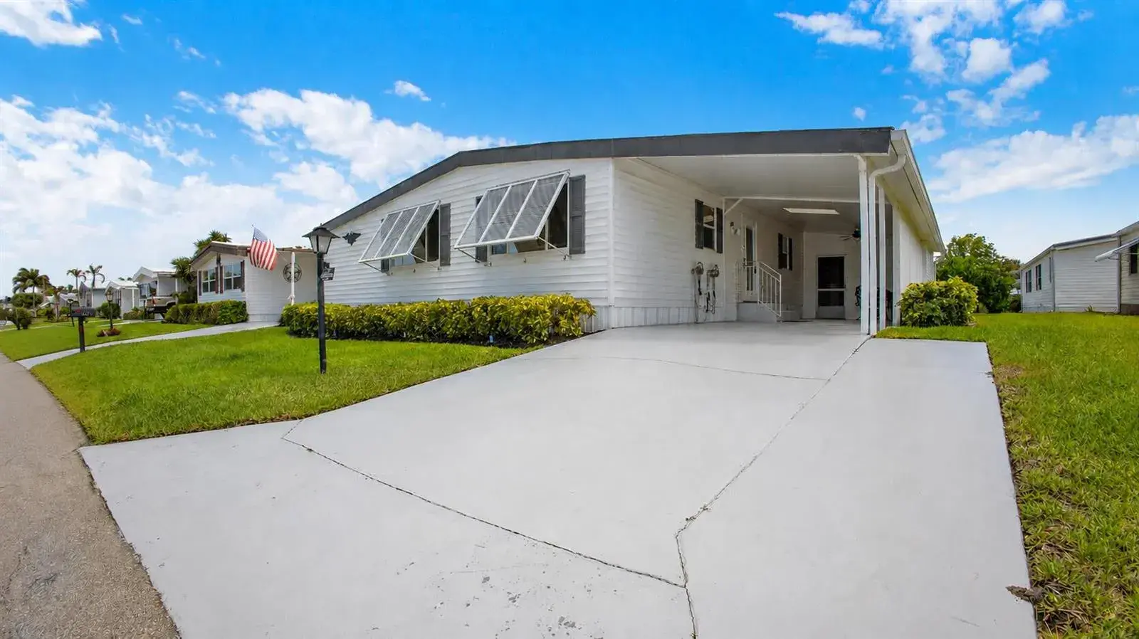 140 NE Pinelake Village Boulevard, Jensen Beach FL 34957