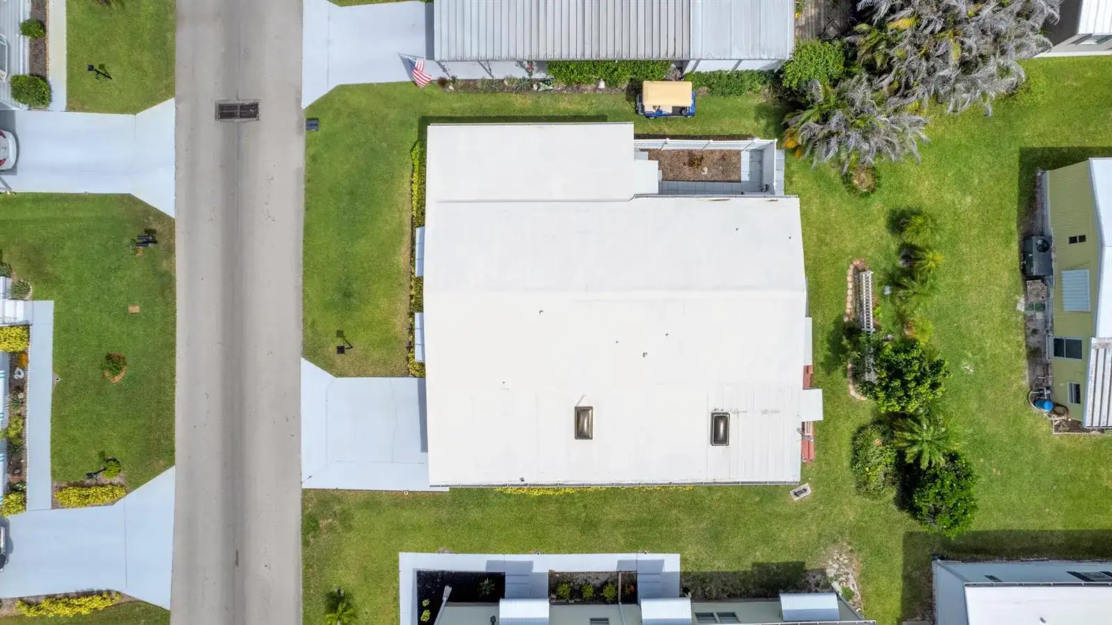 140 NE Pinelake Village Boulevard, Jensen Beach FL 34957 photo 5