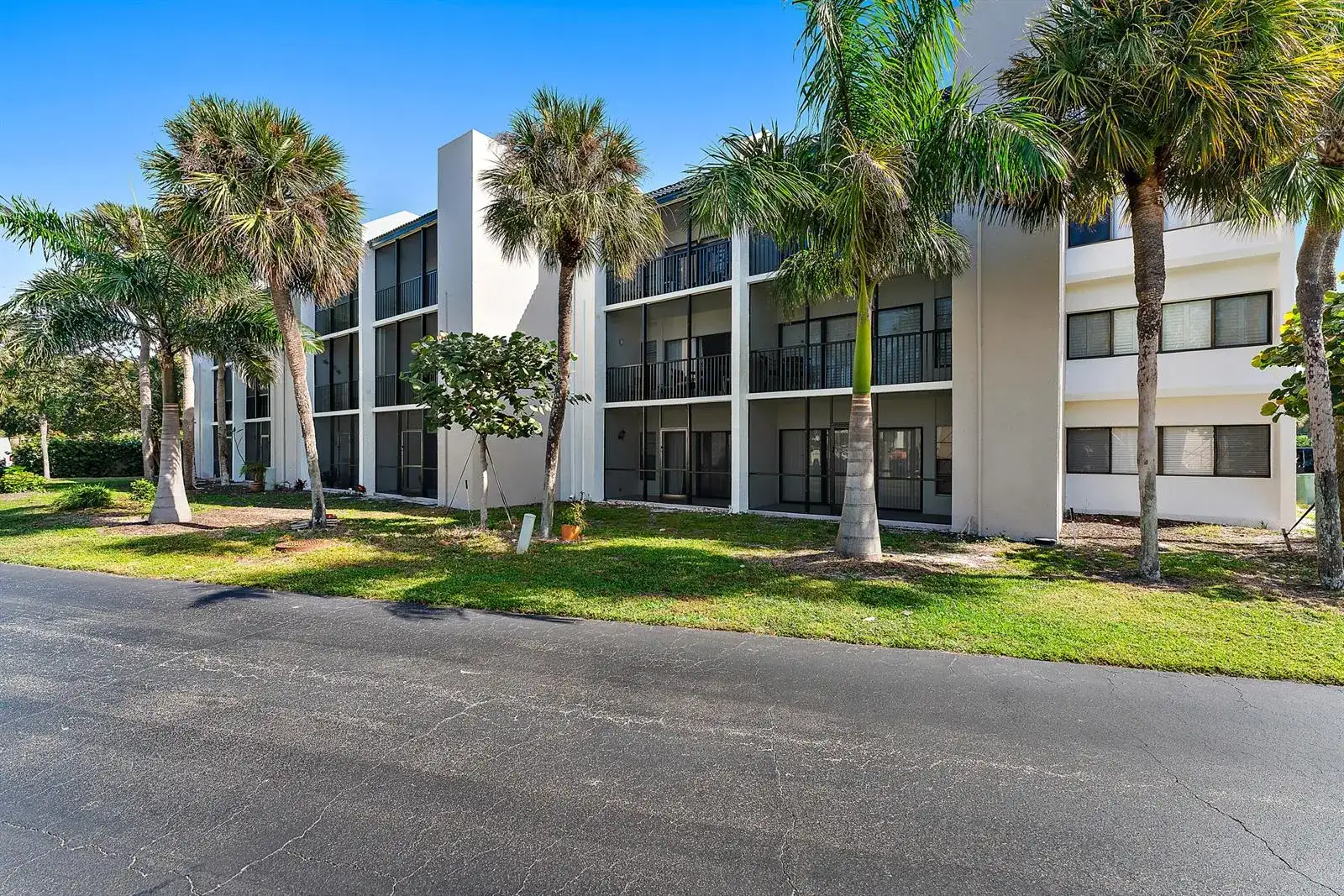 1605 S US Highway # 104, Jupiter FL 33477 photo 5