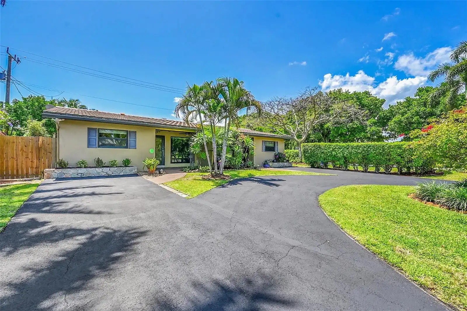 2200 NE 54TH Street, Fort Lauderdale FL 33308