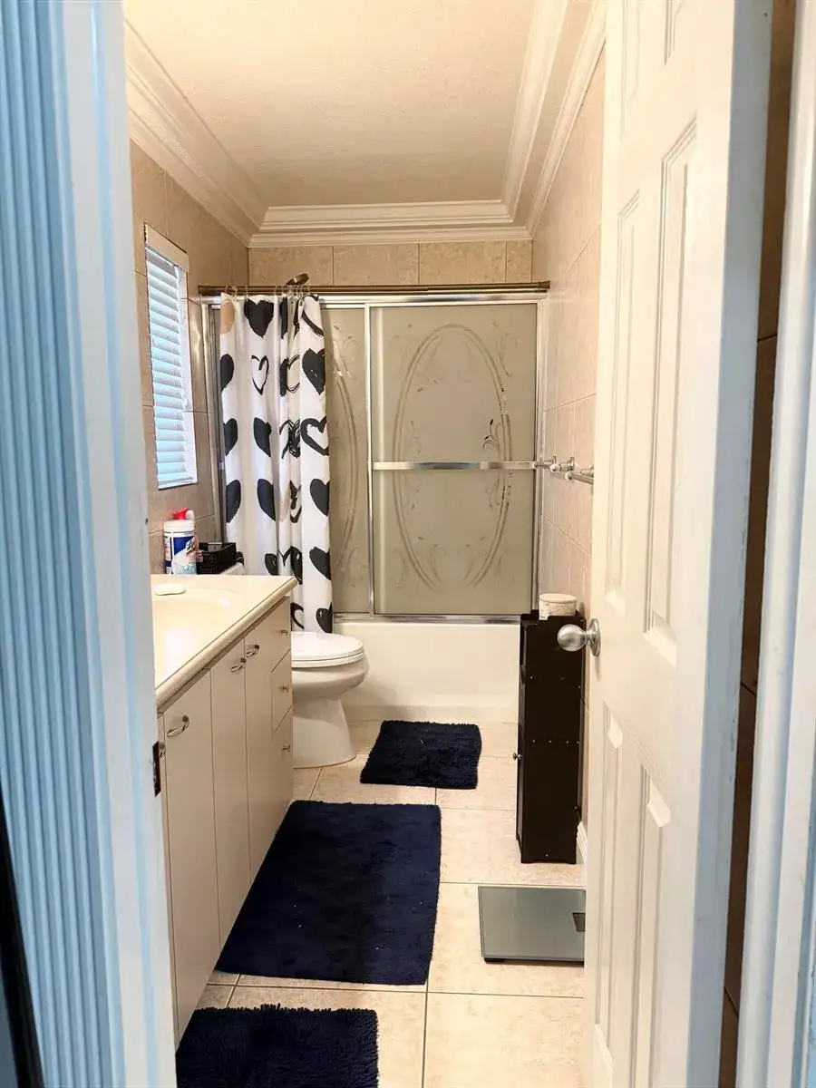 6280 SW 4th Street, Margate FL 33068 photo 2