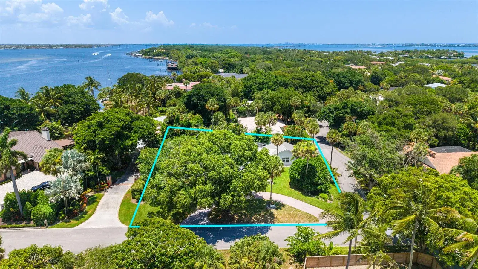 15 W HIGH POINT Road, Sewalls Point FL 34996 photo 3