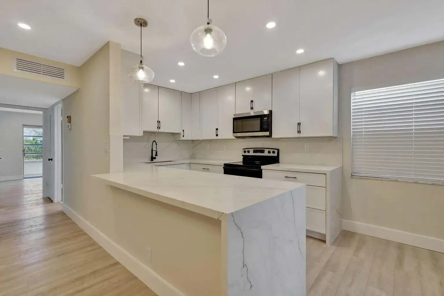 802 BURGUNDY Q, Delray Beach FL 33484 photo 2