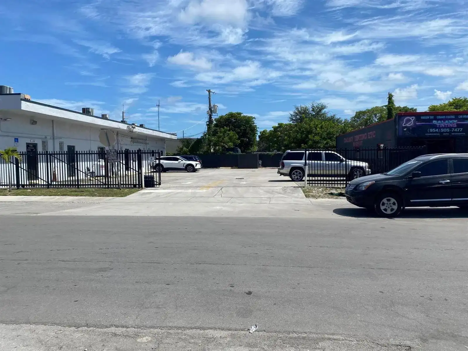 1000 S 56th Avenue, Hollywood FL 33023 photo 2