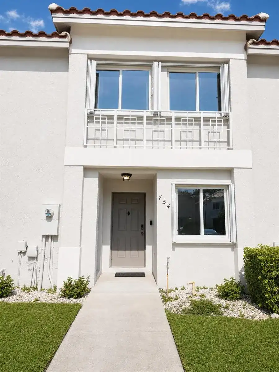 754 NW 208TH Drive # 754, Pembroke Pines FL 33029
