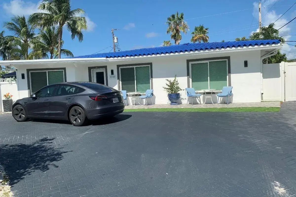 3760 NE 16TH Avenue, Oakland Park FL 33334